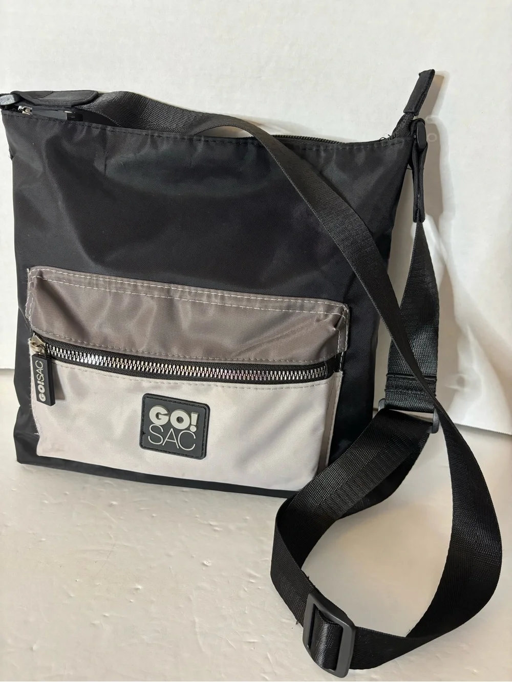 Women’s/Men’s Black and Gray Messenger Crossbody Bag
